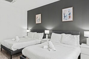 3 bedrooms, WiFi, bed sheets - Chic 3BR Near Liberty Bell | Sleeps 8 in Style (Philadelphia)