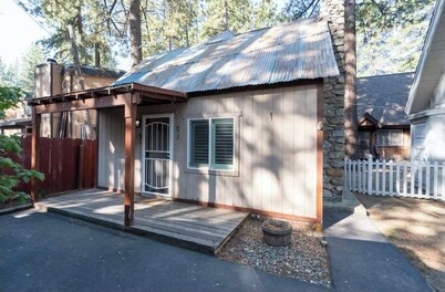 Romantic one bedroom, one bath cabin with white picket fence in.
Extremely cozy.