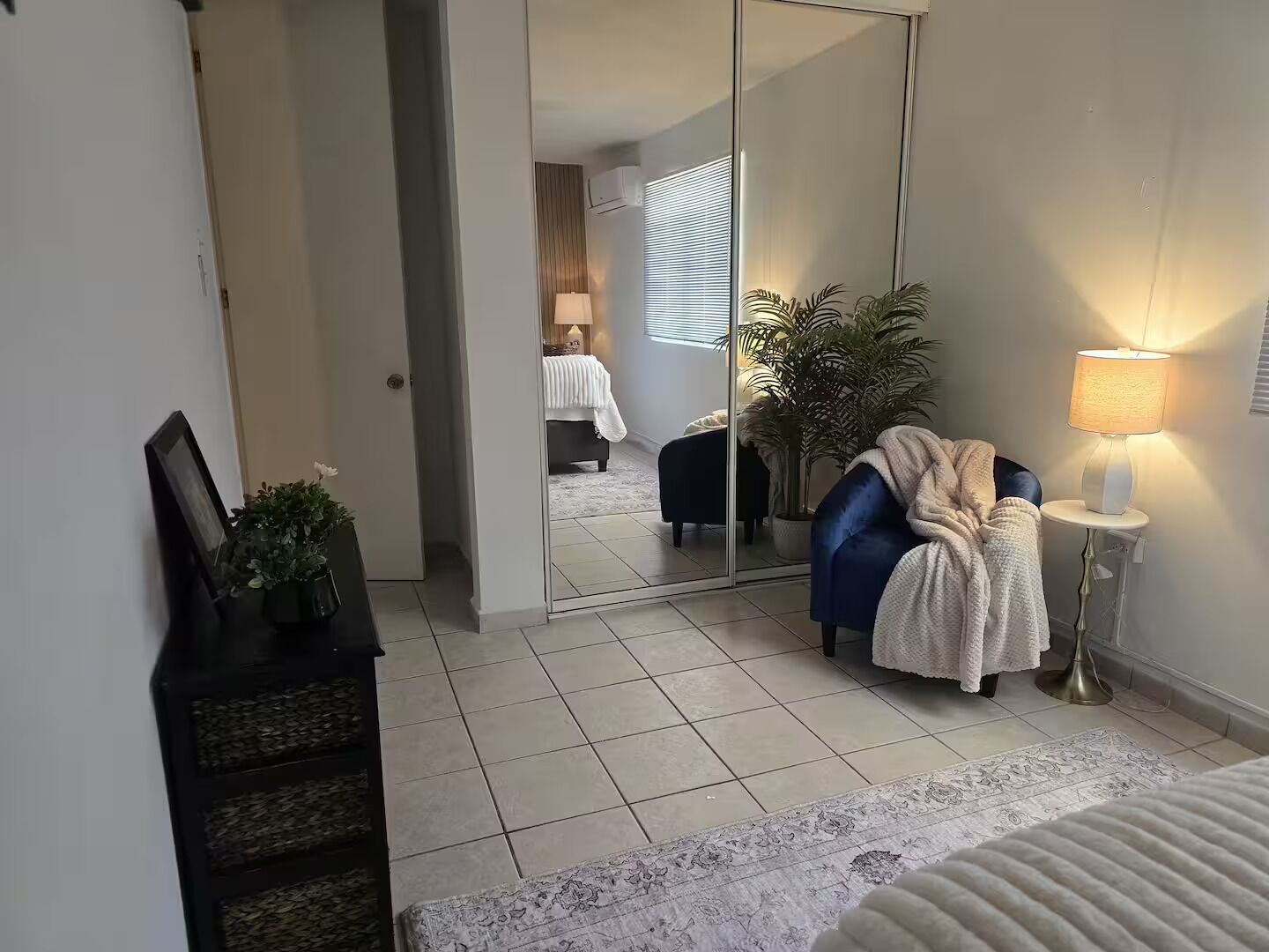 1 chambre, fer et planche à repasser, Wi-Fi, draps fournis