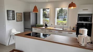 Mikrowelle, Ofen, Herdplatte, Geschirrspüler