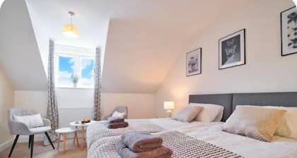 Modern Townhouse in Peterborough