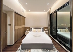 2 chambres, fer et planche à repasser, accès Internet, draps fournis