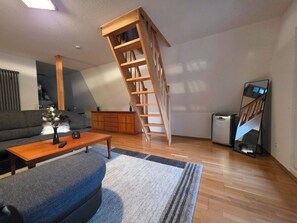 TV, books - "Creative time-out in the studio apartment of a fisherman in Zingst" (Zingst)