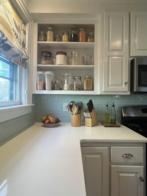 Fridge, microwave, oven, stovetop - Spacious 5-bedroom home with private yards - near Brown/RISD (Providence)