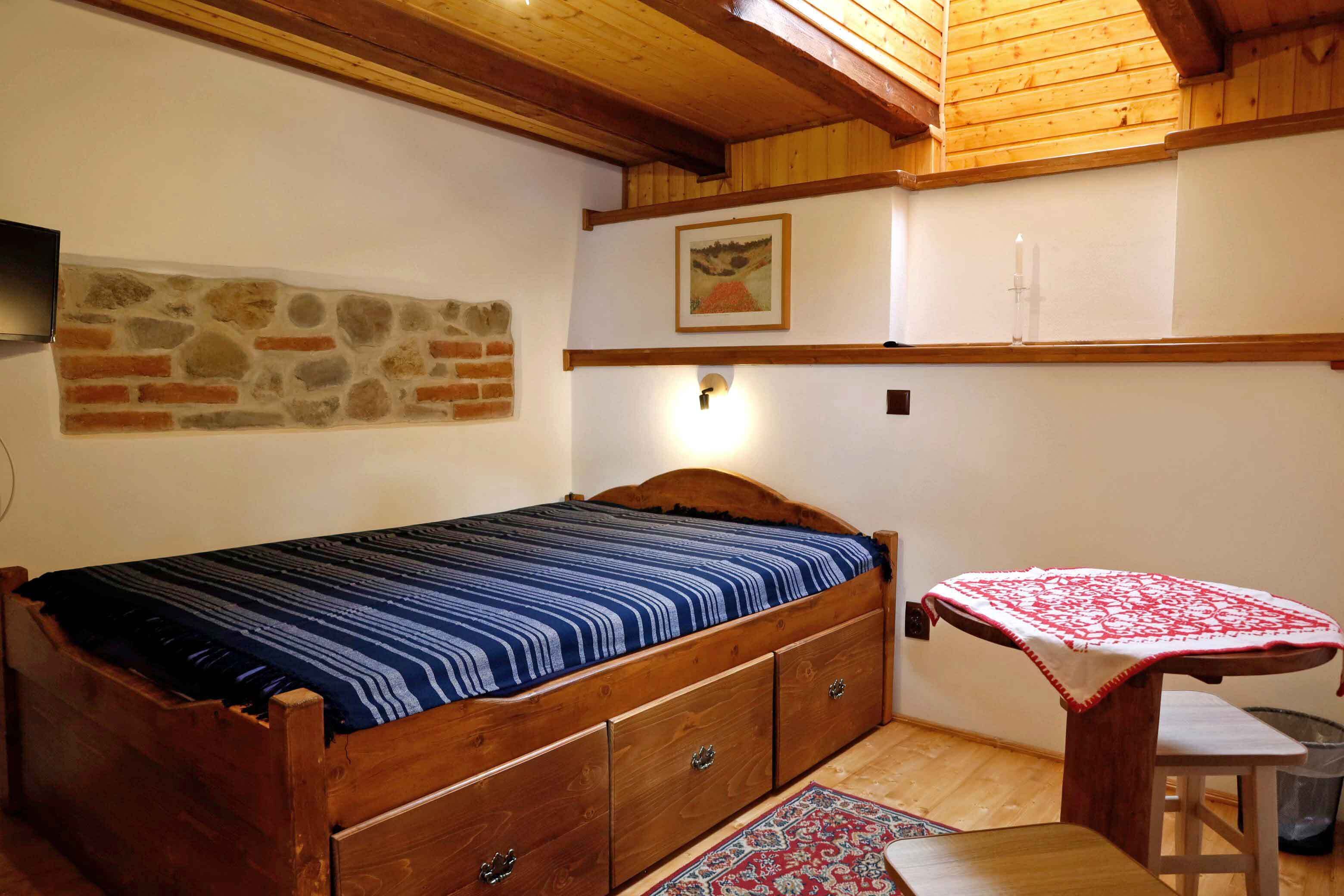 WiFi, bed sheets
