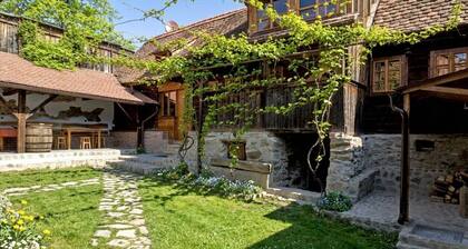 • CASA RICO • revitalised Carpathian farm in a shepherd's village. Pet-friendly