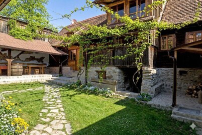 • CASA RICO • revitalised Carpathian farm in a shepherd's village. Pet-friendly