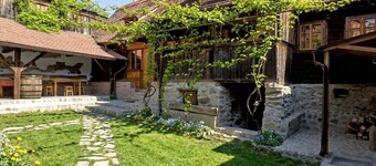 • CASA RICO • revitalised Carpathian farm in a shepherd's village. Pet-friendly