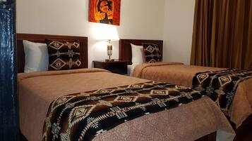 3 bedrooms, in-room safe, iron/ironing board, free WiFi