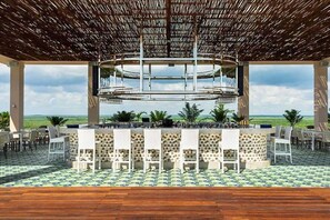 Bar (on property) - Lavish 3-Bed Oceanfront Residence, Garza Blanca Cancun – Private Jacuzzi,Terrace (Q.R.)
