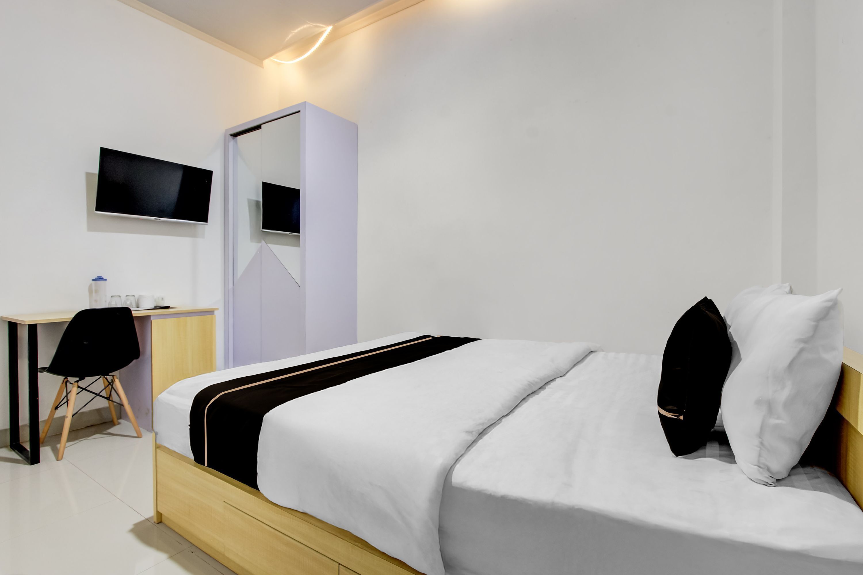 华丽双人房 | 隔音、免费 WiFi、床单