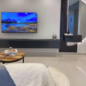 Superior Apartment, Balcony, City View | In-room safe, desk, laptop workspace, blackout drapes - Chicos Apartment (Benin City)