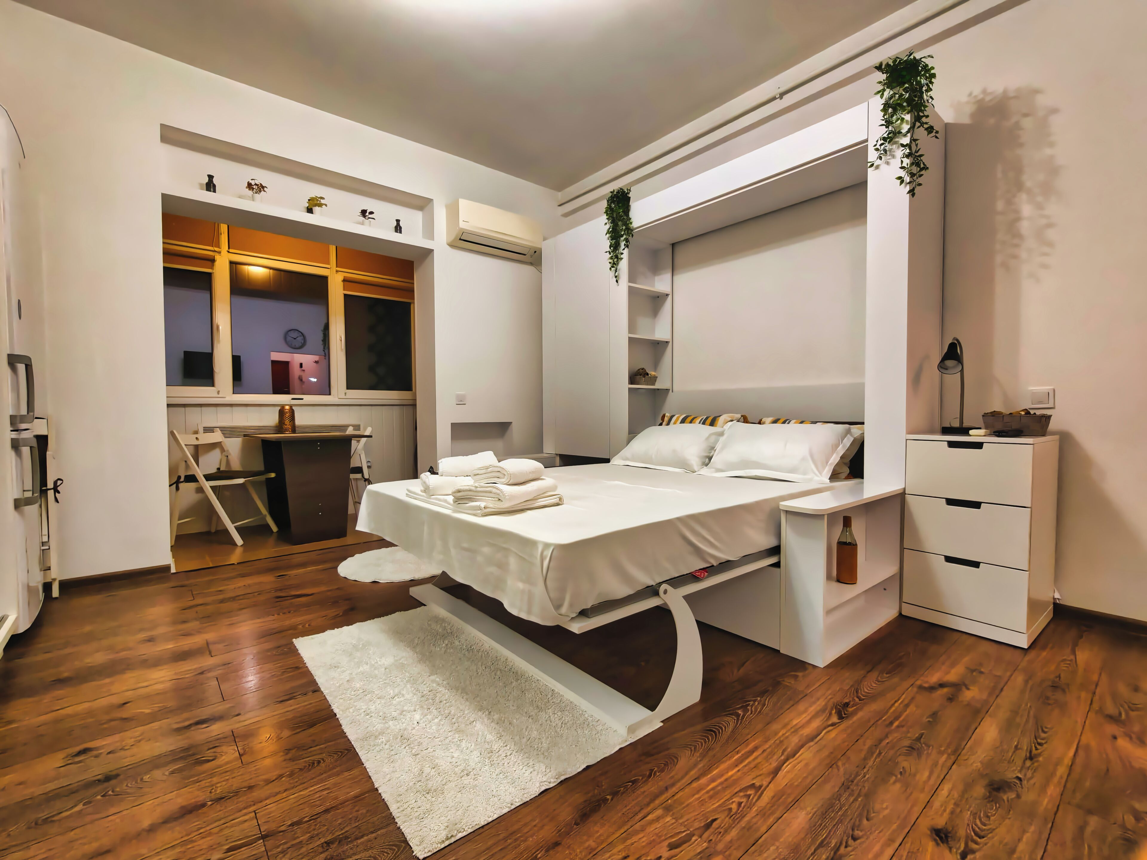 Estudio Deluxe, cocina, vistas a la ciudad | Cortinas opacas, tabla de planchar con plancha, wifi gratis