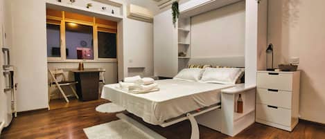 Studio Deluxe, cuisine, vue ville | Rideaux occultants, fer et planche à repasser, Wi-Fi gratuit