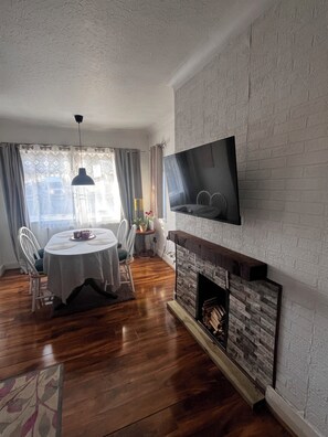 Dining - 2 bed bungalow in a great location (Huddersfield)