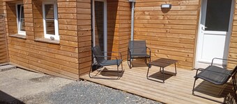 The fir tree or the secondhand dealer's house