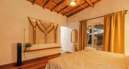 Aguas Vitales - Cabin Retreat with Spring-Fed Pool