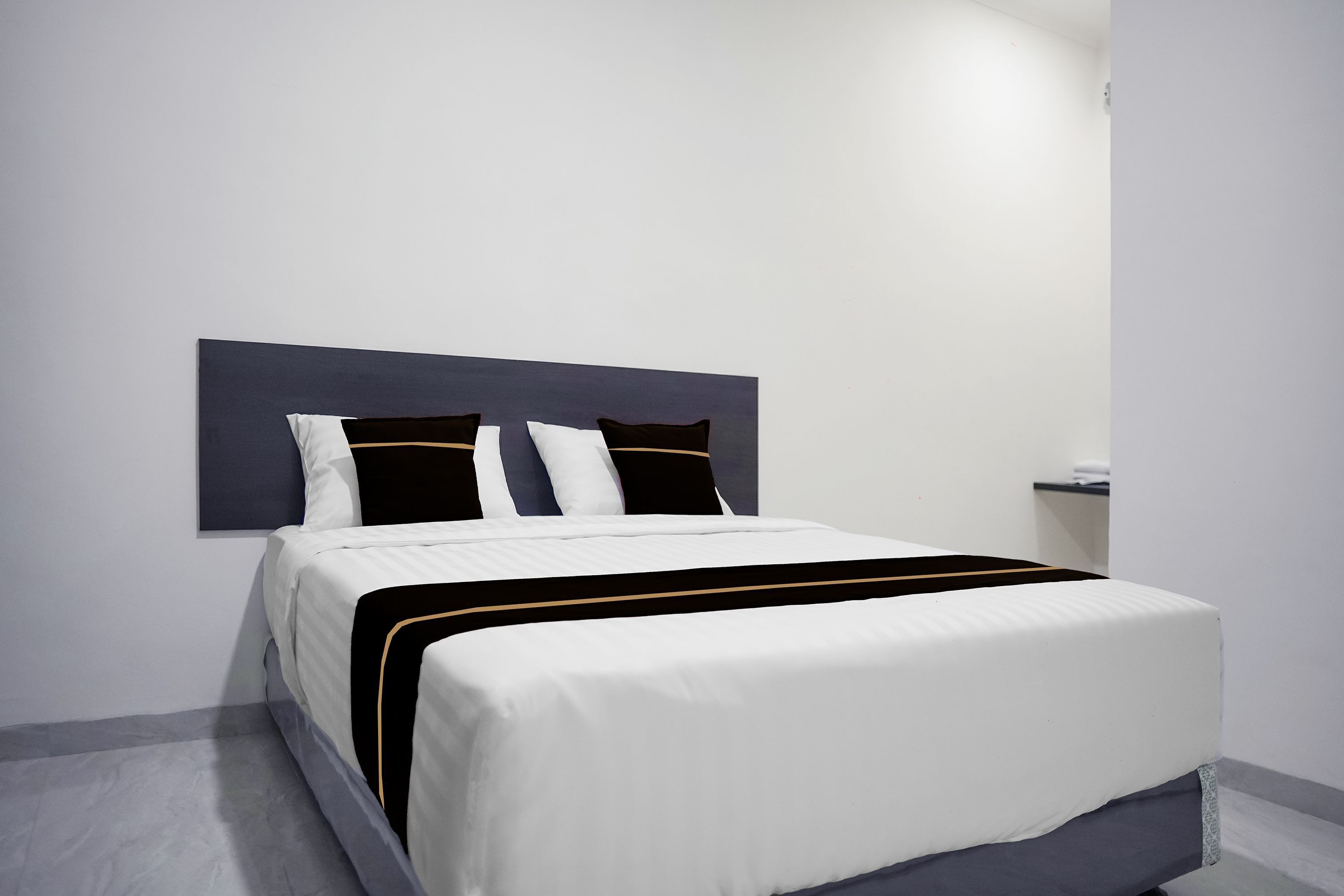 Quarto casal standard | Escrivaninha, Wi-Fi de cortesia, roupa de cama