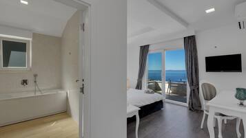 Villa | 5 bedrooms, iron/ironing board, bed sheets