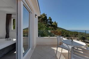 Villa | Balcony - Luxury Villa in Baska Voda (Baska Voda)