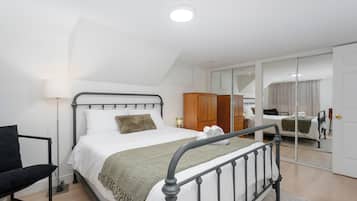 2 bedrooms, desk, iron/ironing board, free WiFi