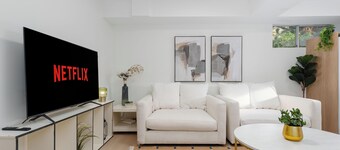 Modern 2BR 1BA Near Capilano & Grouse Mountain