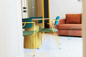 In-room safe, desk, iron/ironing board, free WiFi - Assoli House  (Napoli)