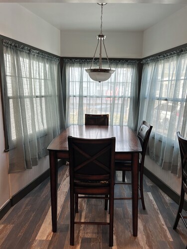 4-bedroom house in amazing Lancaster County in quaint village of Conestoga