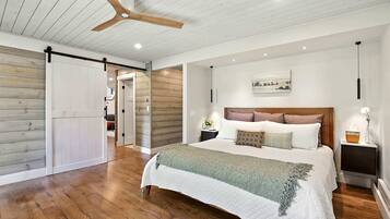 4 bedrooms, desk, iron/ironing board, travel crib