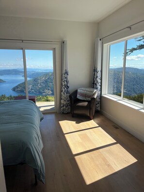 4 habitaciones, escritorio, tabla de planchar con plancha y wifi gratis 