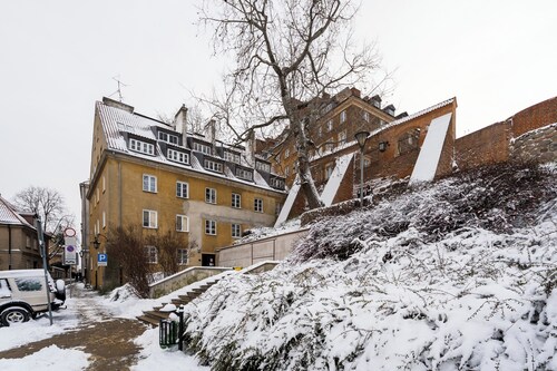 Comfortable 2-bedroom apartment in historic center of Warsaw