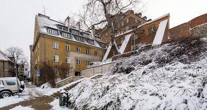 Comfortable 2-bedroom apartment in historic center of Warsaw
