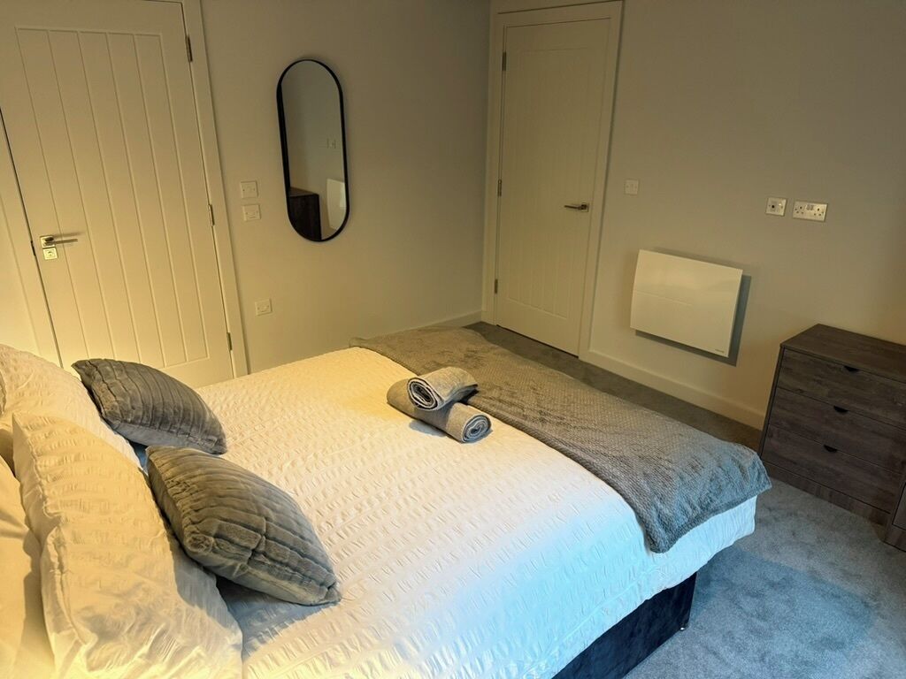 2 bedrooms, iron/ironing board, WiFi