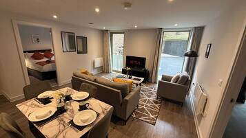2 bedrooms, iron/ironing board, free WiFi, bed sheets