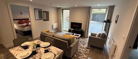 2 bedrooms, iron/ironing board, free WiFi, bed sheets
