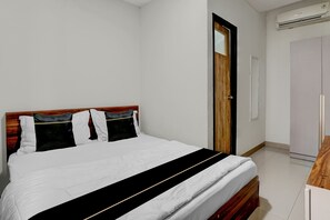 Quarto casal luxo | Wi-Fi de cortesia, roupa de cama