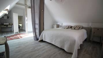 2 chambres, fer et planche à repasser, accès Internet, draps fournis