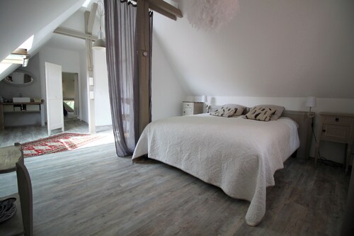 À 5 mn de la gare, maison de 70 m2 dans un petit village. Idéal famille/travail