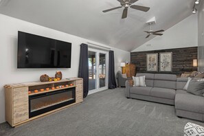 Una Smart TV, libros