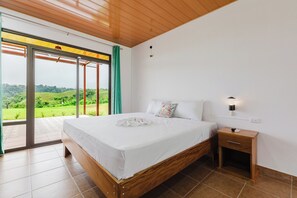 Room, 1 King Bed, Mountain View | Desk, free WiFi - Blue Mountain Lodging Arenal (Monterrey)