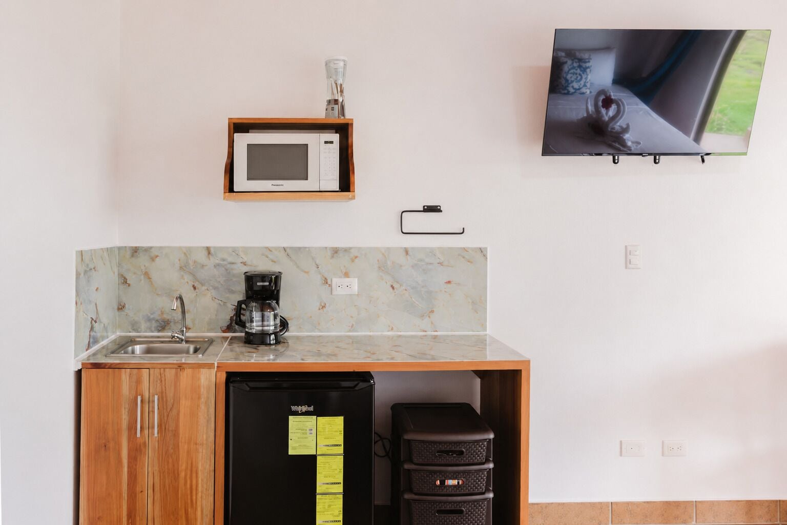 Habitación, varias camas, vista a la montaña | Cocineta privada | Frigobar y microondas 
