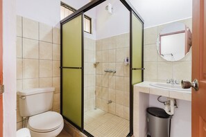 Room, Mountain View | Bathroom | Shower, towels, soap, shampoo