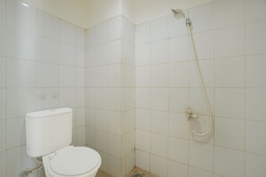 Deluxe Double Room | Bathroom | Shower - OYO 95090 Elzirooms Gunung Putri (Gunung Putri)