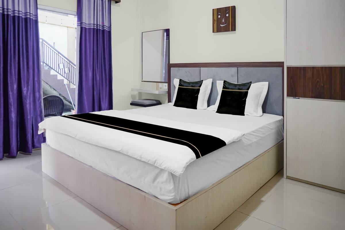 Deluxe Double Room | WiFi (free), bed sheets