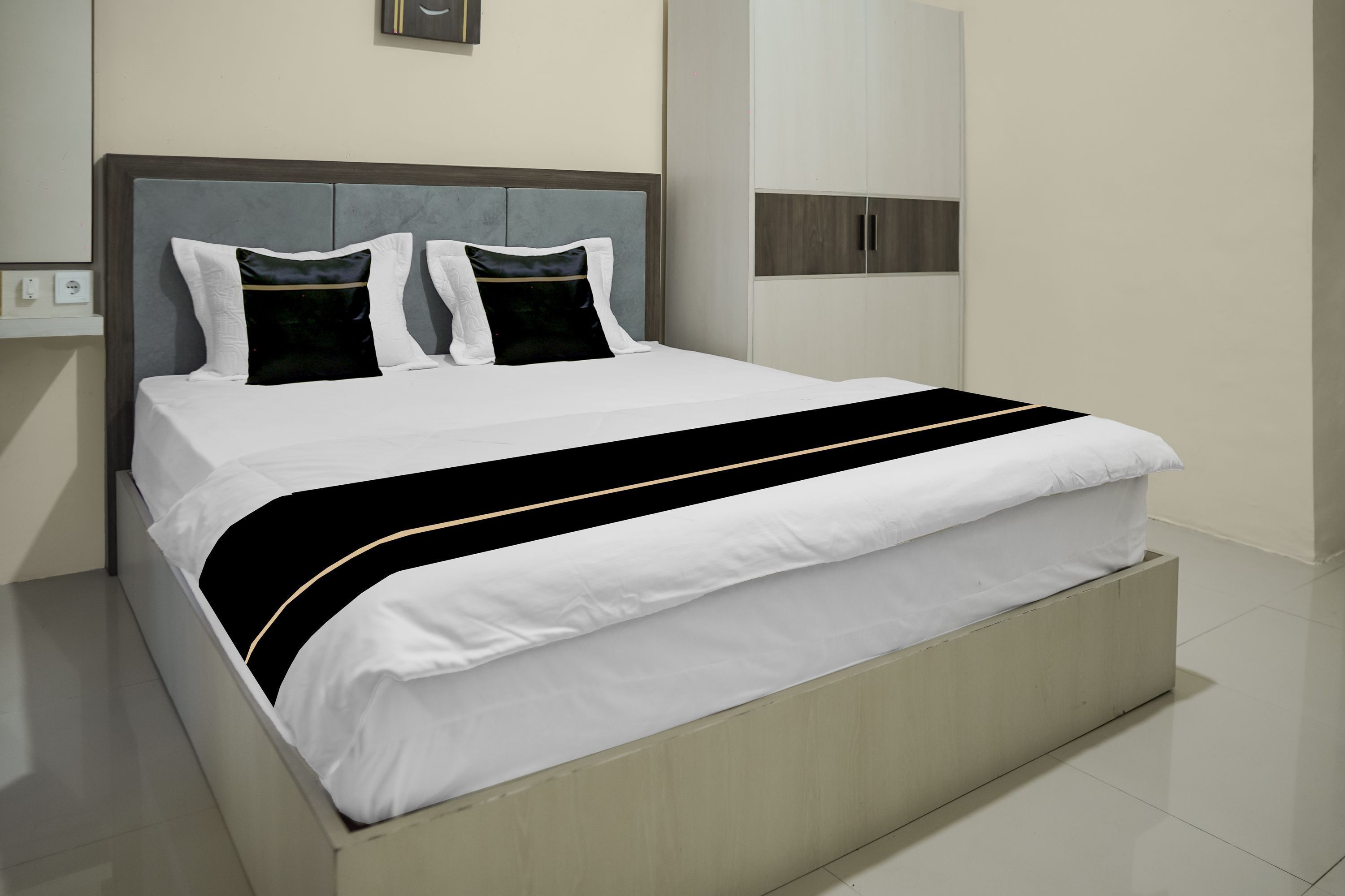 Standard Double Room | Free WiFi, bed sheets