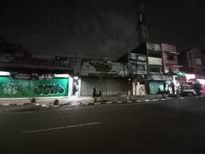 Exterior - OYO 95096 Dewi Sudirman Guest House (Bandung)