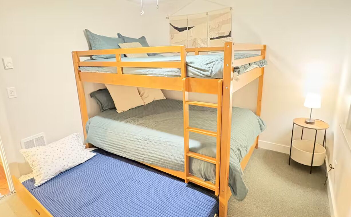 4 bedrooms, WiFi, bed sheets