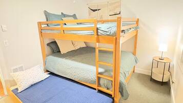 4 bedrooms, WiFi, bed sheets