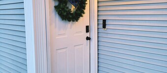 Clean & Quiet 2BR Near AFB & Hospital / Sleeps 6 / Fast WiFi