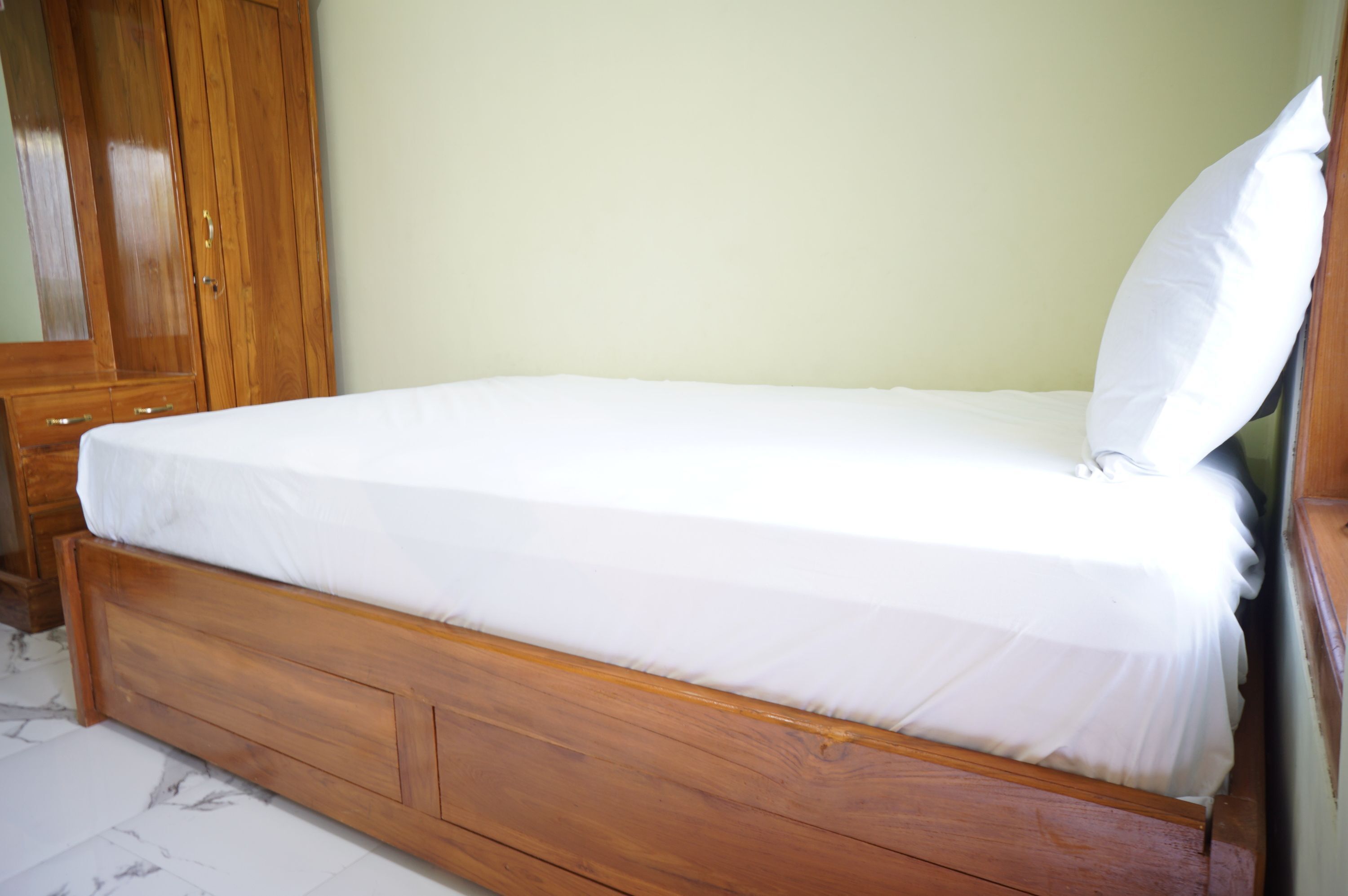 Standard Double Room | Free WiFi, bed sheets